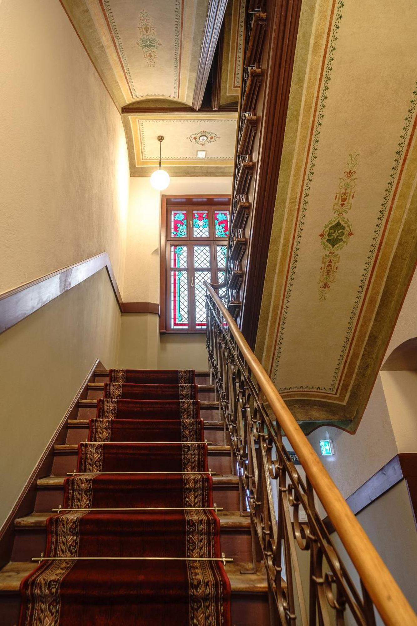 Old Town Ac Apartments Main Raiway Station كراكوفيا المظهر الخارجي الصورة