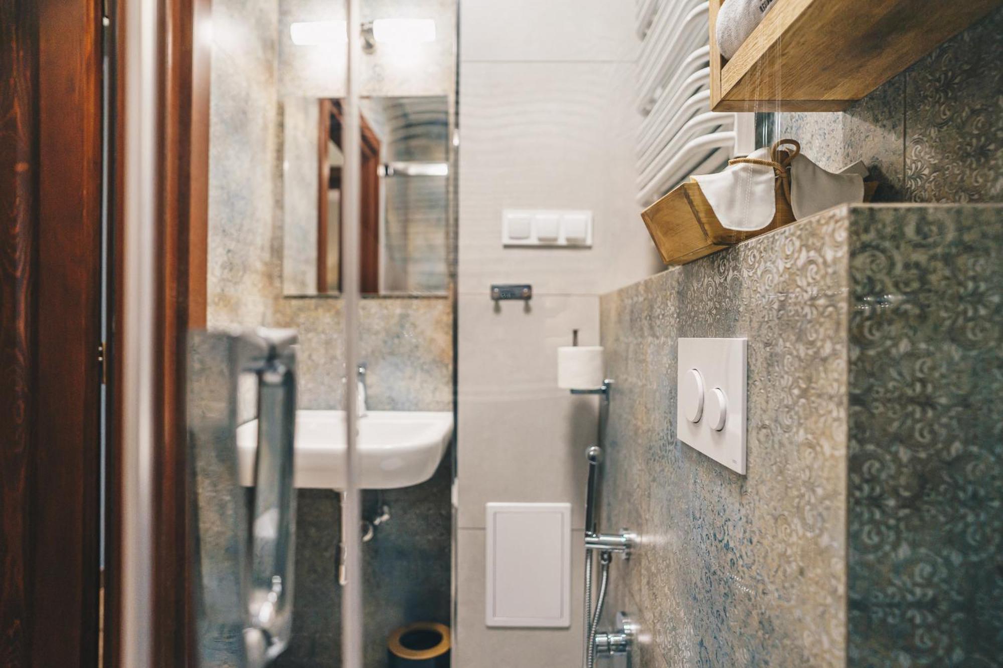 Old Town Ac Apartments Main Raiway Station كراكوفيا المظهر الخارجي الصورة