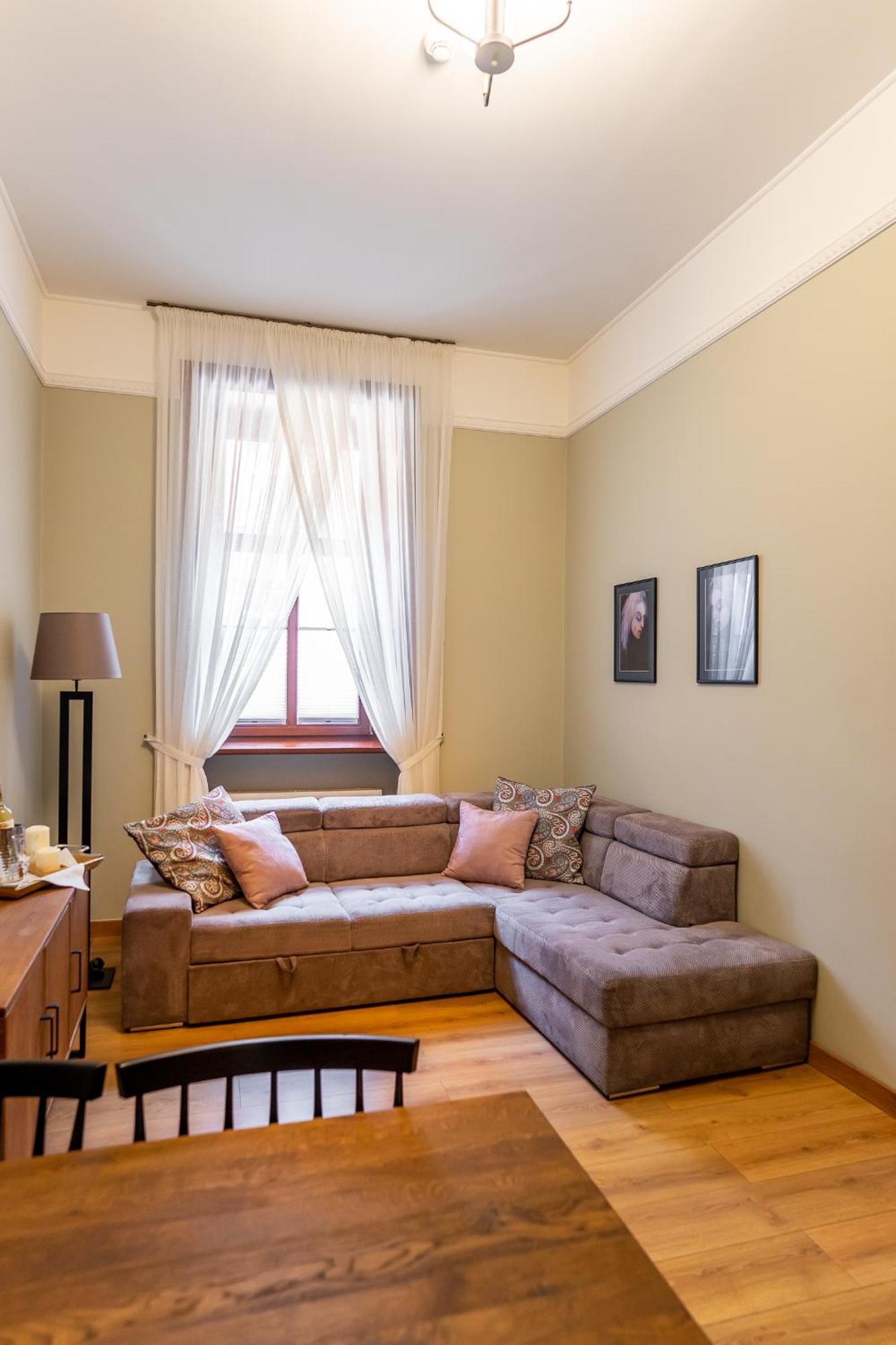 Old Town Ac Apartments Main Raiway Station كراكوفيا المظهر الخارجي الصورة