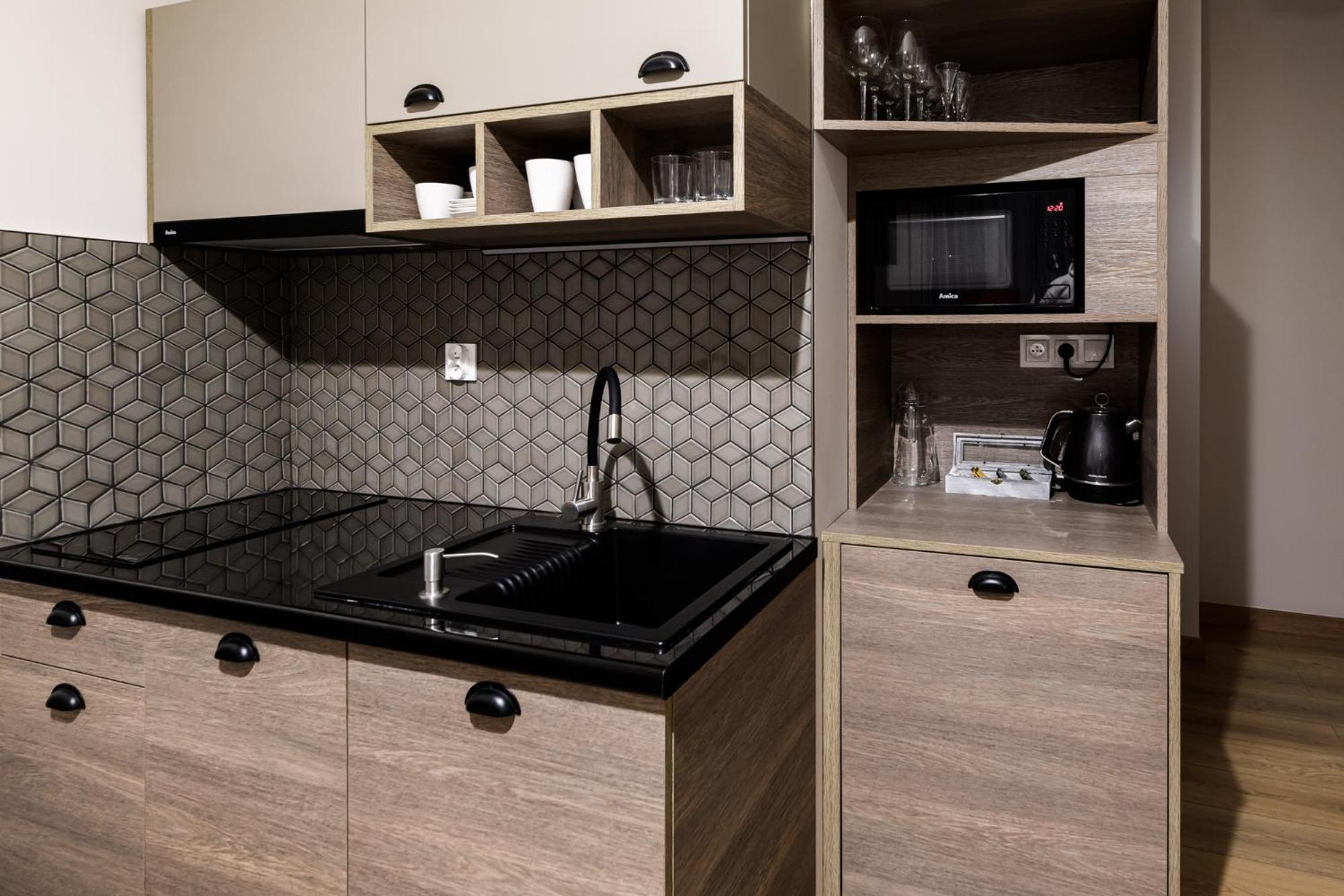 Old Town Ac Apartments Main Raiway Station كراكوفيا المظهر الخارجي الصورة