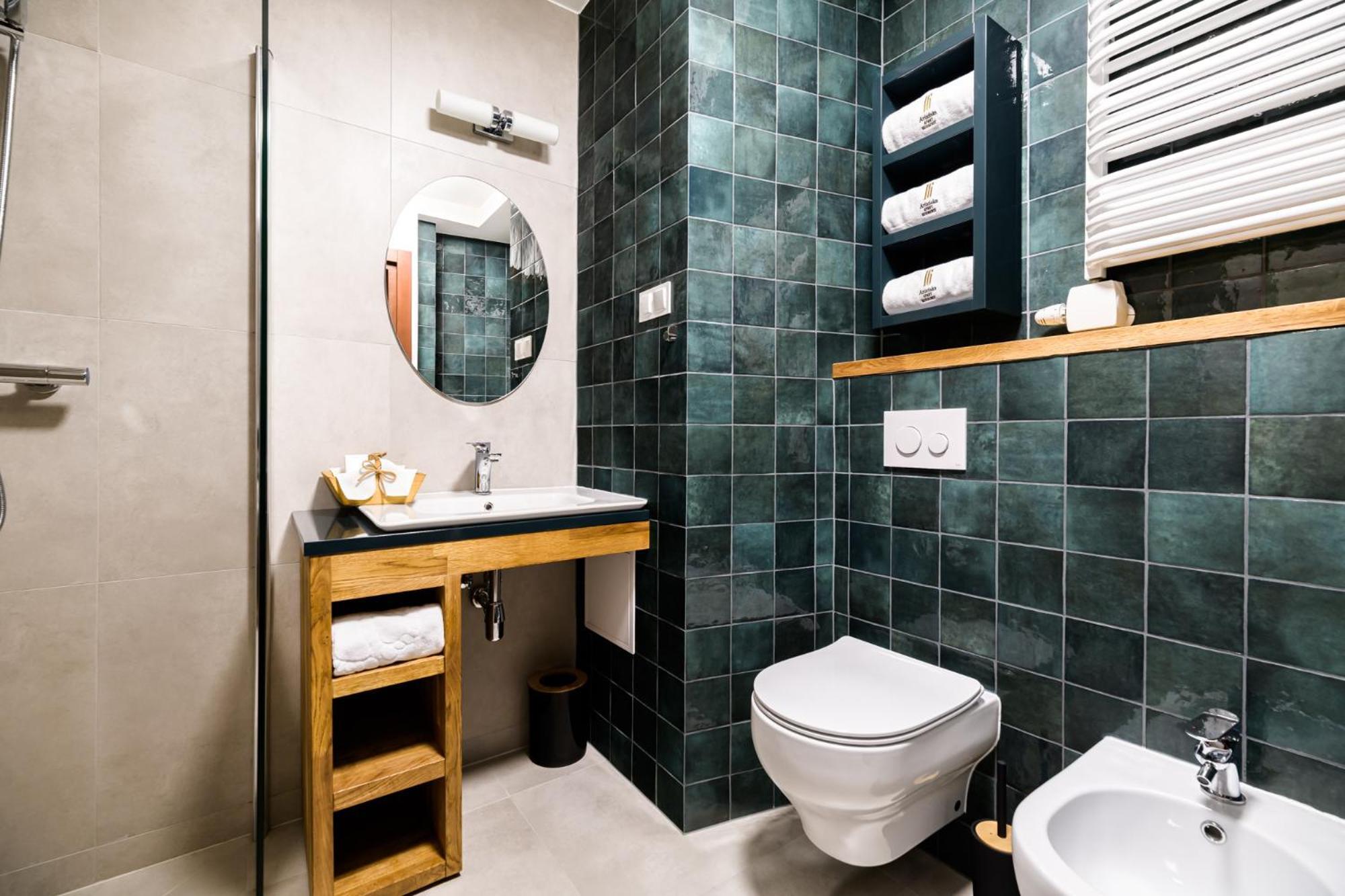 Old Town Ac Apartments Main Raiway Station كراكوفيا المظهر الخارجي الصورة