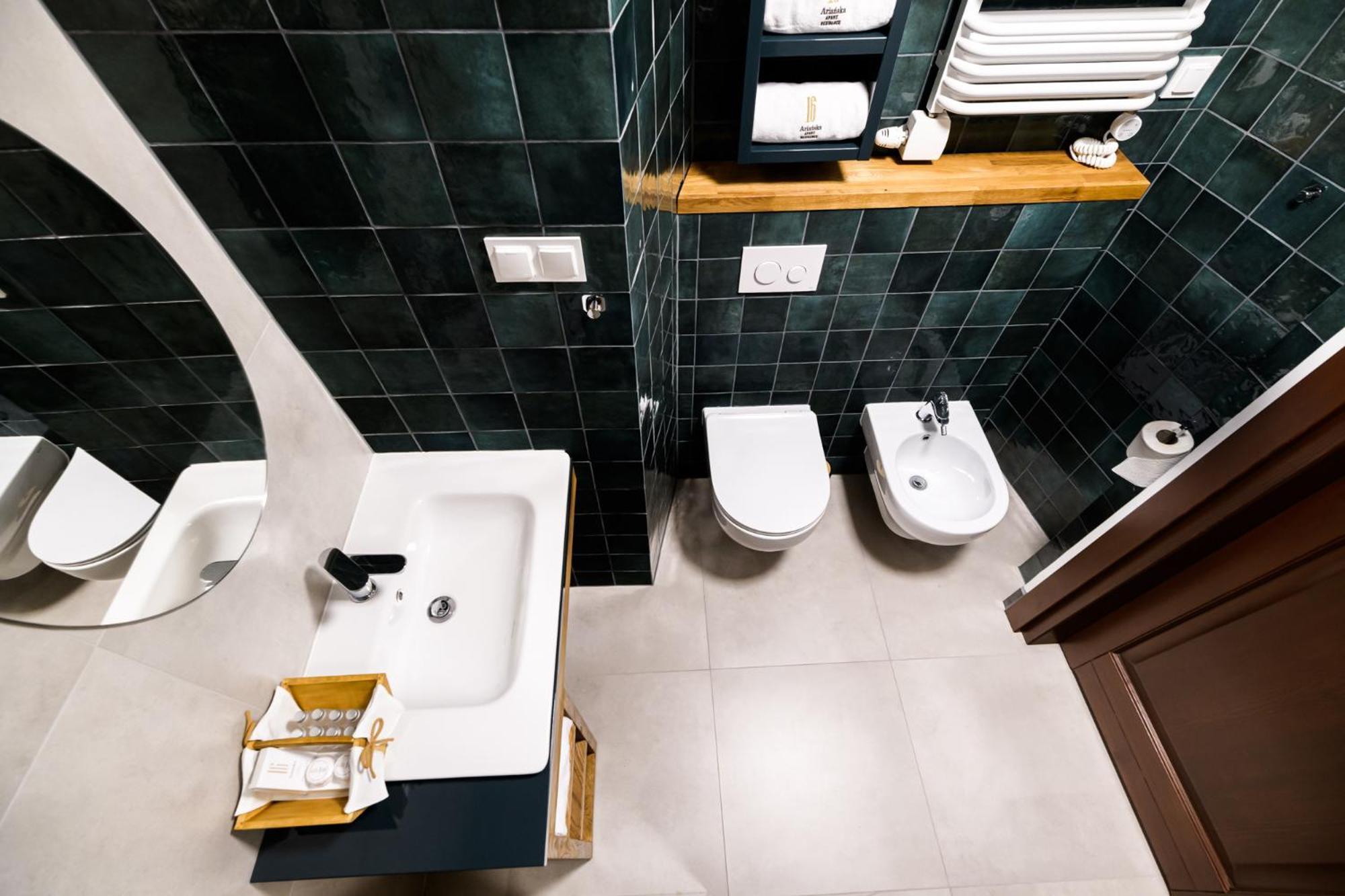 Old Town Ac Apartments Main Raiway Station كراكوفيا المظهر الخارجي الصورة
