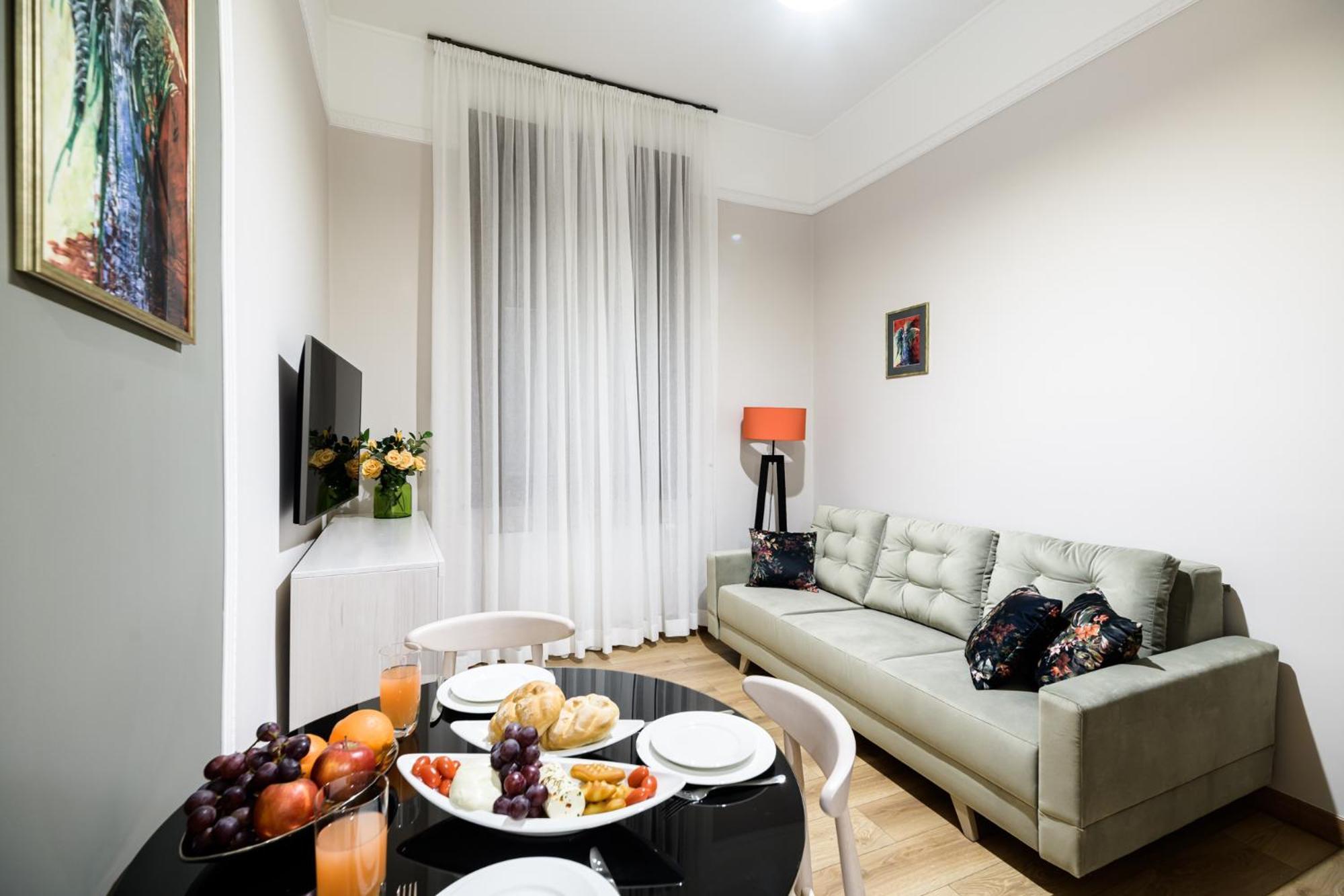Old Town Ac Apartments Main Raiway Station كراكوفيا المظهر الخارجي الصورة